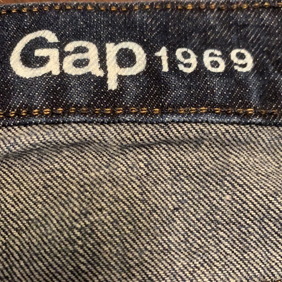 GAP 1969 Dark Girlfriend Cuffed Denim Shorts - Picture 6 of 9